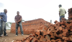 Ladrillera de Colón se resiste a desaparecer