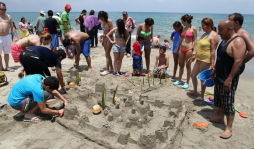 Honduras: veraneantes disfrutan de la belleza natural de las playas