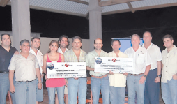 Club de Pesca entrega donativos