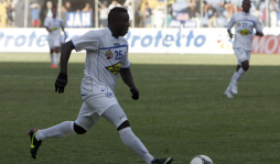 Traspaso de Wilmer Crisanto serviría para pagar en el Victoria