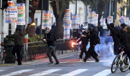 Manifestaciones paralizan de nuevo a Grecia