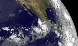 Huracán Hilary aumenta a categoría 4