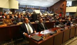 Congreso de Honduras aprueba paquetazo y endeudamiento por 19,000 millones