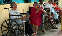 Abuelos añoran aquellos diciembres