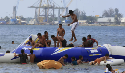 Bañistas llenaron playas de Cortés