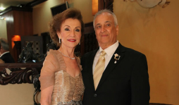 Aplausos a la distinción