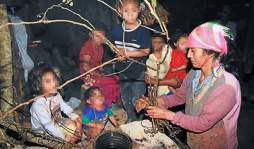 En Yarula, La Paz, hambre y miseria devoran los sueños