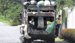 Recolector de basura, trabajo para corajudos en Honduras