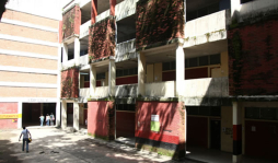 Peligro en Unah-vs por viejas y descuidadas instalaciones