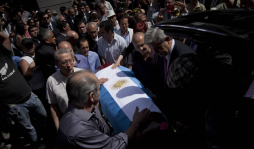 Masiva despedida para Leonardo Favio