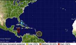 Rina se convierte en huracán frente a costas de Honduras