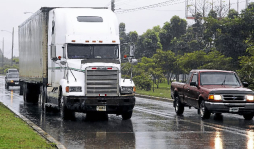 Piden revisión de tarifas por fletes