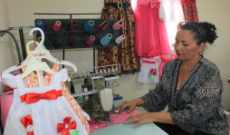 Empresaria triunfa con la moda infantil