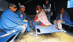 Rescatan a los nueve mineros atrapados en Perú