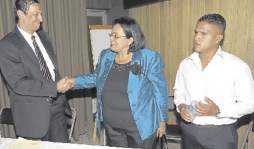 Frentes prometen elecciones sin violencia