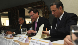 Firman convenio de cooperación con Chile