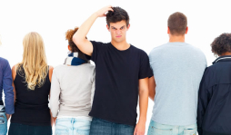 No siempre simpatizará con los amigos de su pareja