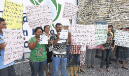 Vecinos protestan por altos cobros de agua