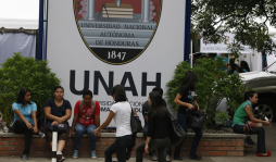 Solo tres de cada 10 no pasan la prueba en Unah