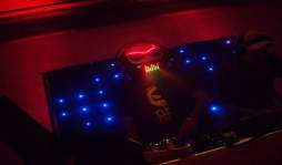 Diviértase este fin de semana. Vea nuestra Guía de entretenimiento