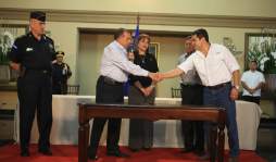 Sancionan decreto con amplios poderes a nuevo director de la Policía