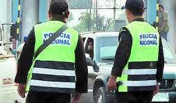 Agente que cayó por extorsión está libre