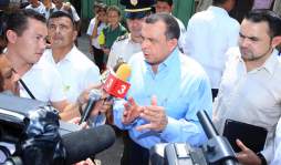 Lobo Sosa dice que 12 diputados 'conspiran” contra ley de Conatel