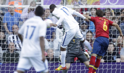 Honduras elimina a España y toca la puerta de cuartos de final