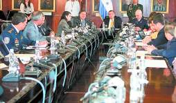 Lobo agiliza entrega de implementos