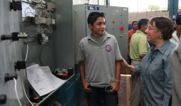 Kubiske reitera apoyo de EUA en educación