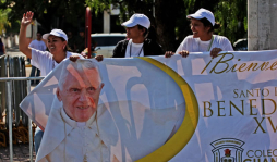 El papa Benedicto XVI denuncia las 'mentiras de la droga”