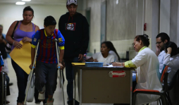 Médicos suspenden paro de labores