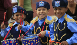 Civismo en desfile de estudiantes de prebásica