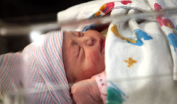 Bebé hondureña, de las primeras en nacer en Miami en 2013
