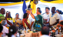 Lobo proclama gran alianza con garífunas