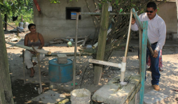 Más de 800 limeños aún se alumbran con candil