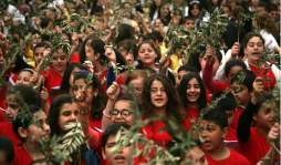 Con devoción, cristianos inician la Semana Mayor