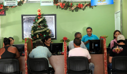 'Llueven” quejas por altos cobros de la Enee