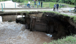 Crecidas del Ulúa a punto de incomunicar al sector norte