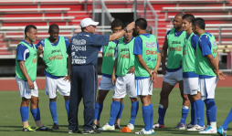 Suárez convoca a 'lo mejor que tenemos” para la eliminatoria