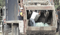 Recolector de basura, trabajo para corajudos en Honduras