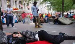 Detiene a 80 personas en protestas de Wall Street