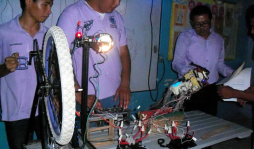 Jóvenes muestran su talento en la ciencia