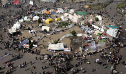 Despliegan al Ejército egipcio por protestas