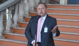 Exgerente de la ENP no puede salir del país