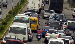 DEI irá tras vehículos con mora en matrícula