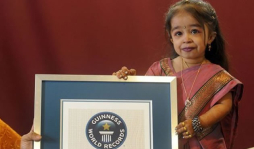 La mujer más pequeña del mundo