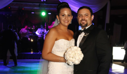 Los novios se prometen amor