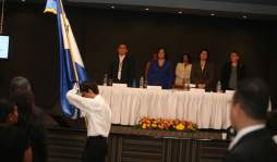 Estudiantes de las bilingües enseñarán inglés en escuelas públicas