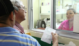 Sufren por falta de medicinas en Seguro Social